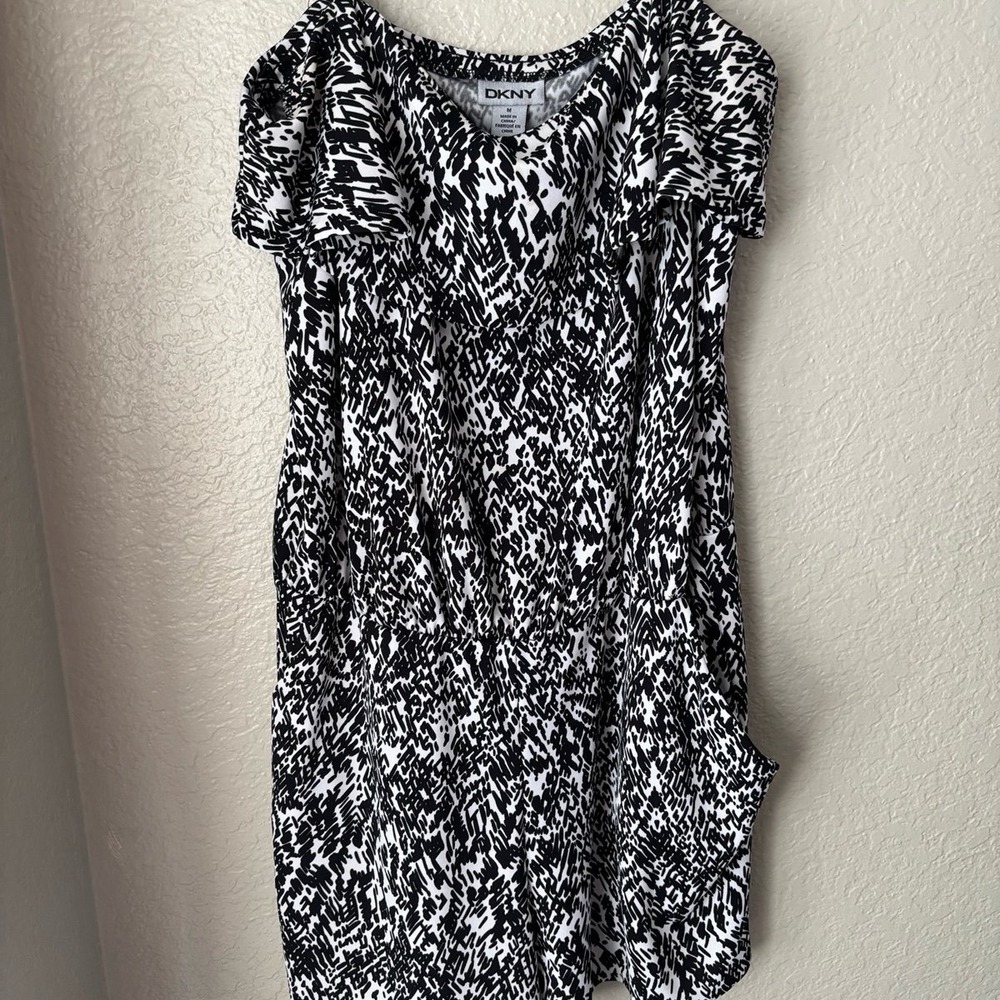 Womens Medium‎ DKNY ROMPER